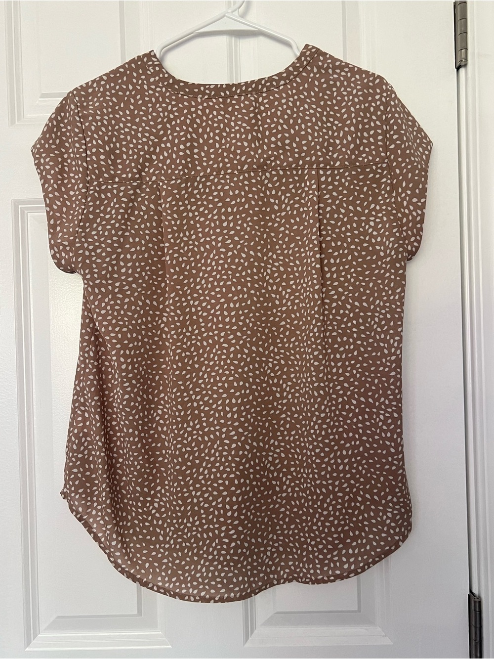 Casual V-Neck Cap Sleeve Blouse in Taupe with Cream Dot Print - Picture 2 of 4